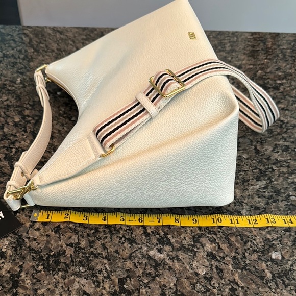 DKNY Hanley Hobo Cream Leather Bag with Gold Accents and guitar strap NWT - Picture 12 of 16